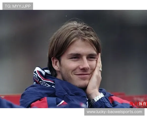 足球球星携手共创辉煌：跨界合作与球场上的精彩故事